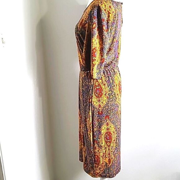 Mlle Gabrielle Colorful Paisley Sheath Dress with Gold Chain Belt, Size Medium - Picture 5 of 11
